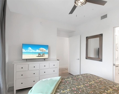 1703 N Tamiami Trail - Photo Thumbnail 25
