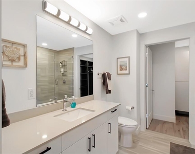 1703 N Tamiami Trail - Photo Thumbnail 27