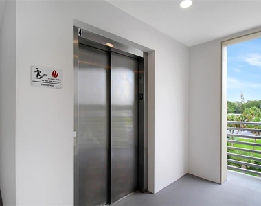 1703 N Tamiami Trail - Photo Thumbnail 19