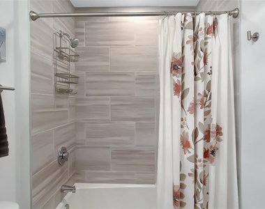 1703 N Tamiami Trail - Photo Thumbnail 32