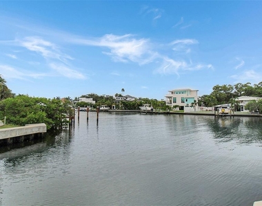 1703 N Tamiami Trail - Photo Thumbnail 13