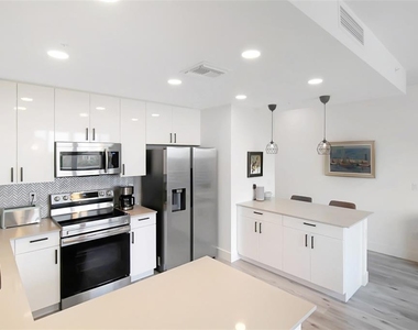 1703 N Tamiami Trail - Photo Thumbnail 50