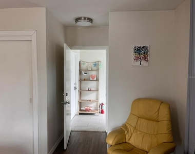 1901 Hyde Park St - Photo Thumbnail 8