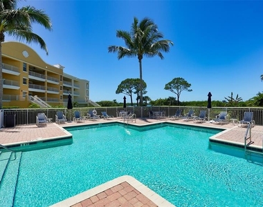 14041 Bellagio Way - Photo Thumbnail 47
