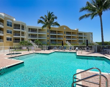 14041 Bellagio Way - Photo Thumbnail 50