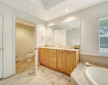 14041 Bellagio Way - Photo Thumbnail 33