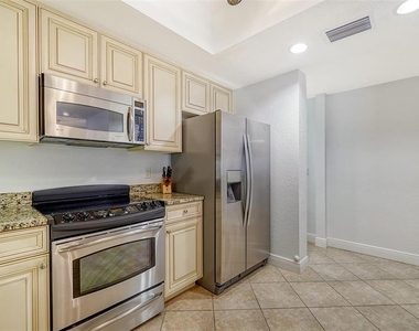 14041 Bellagio Way - Photo Thumbnail 23