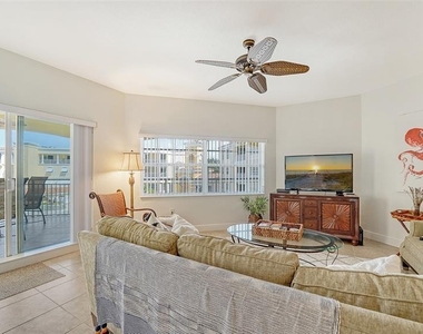 14041 Bellagio Way - Photo Thumbnail 12