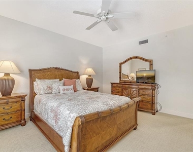 14041 Bellagio Way - Photo Thumbnail 36