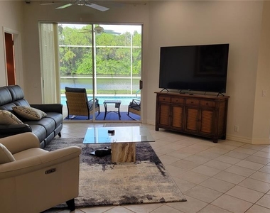 7557 Fairlinks Court - Photo Thumbnail 12