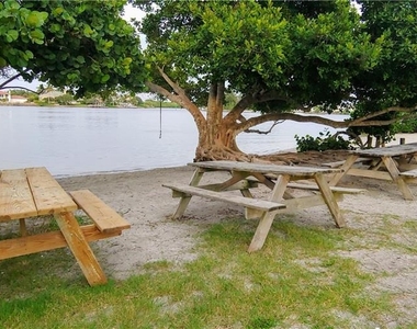 309 Shore T Road - Photo Thumbnail 25
