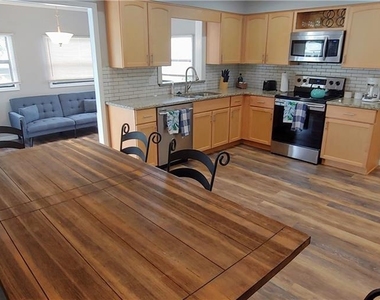 309 Shore T Road - Photo Thumbnail 11
