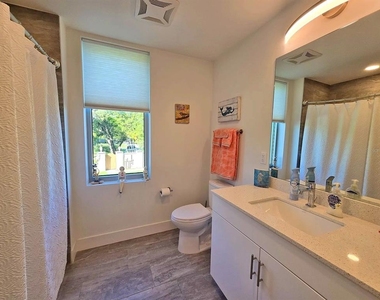 1709 N Tamiami Trail - Photo Thumbnail 15