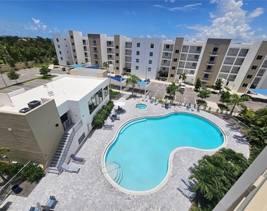1709 N Tamiami Trail - Photo Thumbnail 30