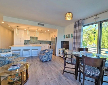 1709 N Tamiami Trail - Photo Thumbnail 6