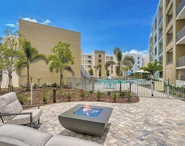 1709 N Tamiami Trail - Photo Thumbnail 32