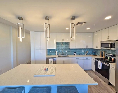 1709 N Tamiami Trail - Photo Thumbnail 5