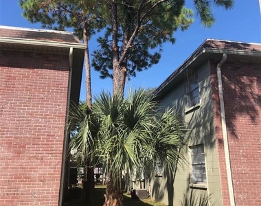 13106 Leisurewood Place - Photo Thumbnail 5