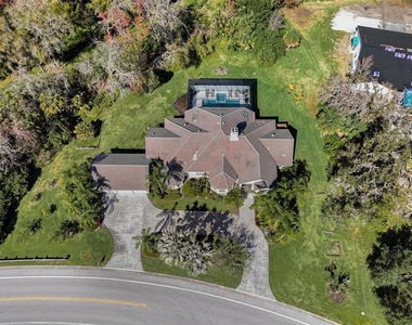 4653 Hadfield Drive - Photo Thumbnail 3