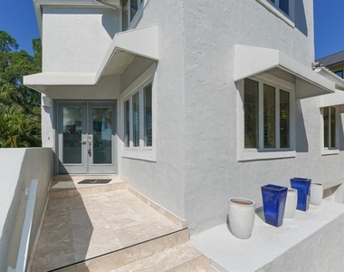228 Van Buren Drive - Photo Thumbnail 3