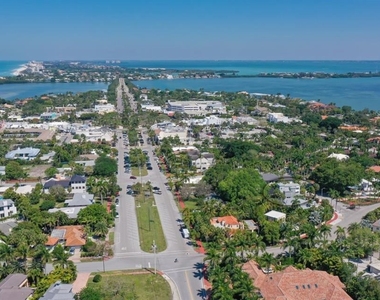 228 Van Buren Drive - Photo Thumbnail 13
