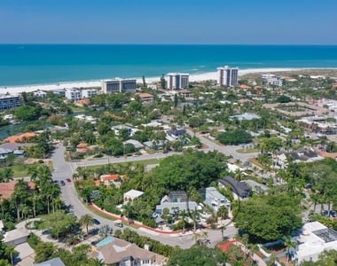 228 Van Buren Drive - Photo Thumbnail 14