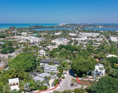228 Van Buren Drive - Photo Thumbnail 15