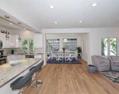 228 Van Buren Drive - Photo Thumbnail 5