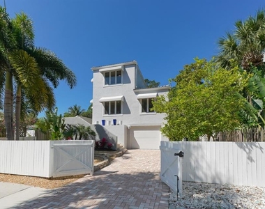 228 Van Buren Drive - Photo Thumbnail 1