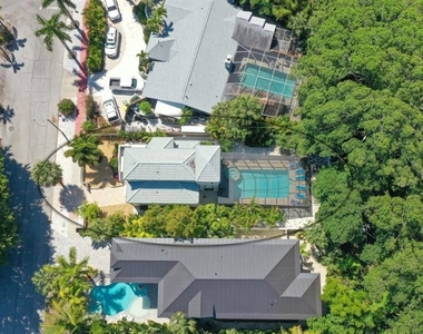 228 Van Buren Drive - Photo Thumbnail 12
