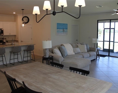6647 Clairborne Lane - Photo Thumbnail 5