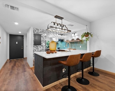 3700 S Osprey Avenue - Photo Thumbnail 9