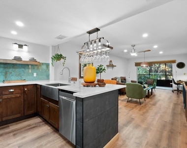 3700 S Osprey Avenue - Photo Thumbnail 3