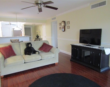 7351 W Country Club Drive N - Photo Thumbnail 10