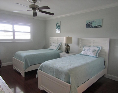 7351 W Country Club Drive N - Photo Thumbnail 13