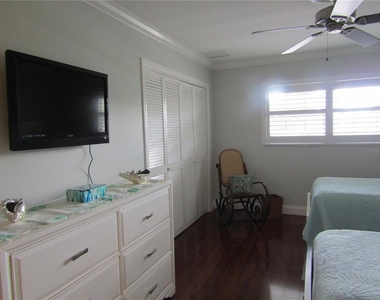7351 W Country Club Drive N - Photo Thumbnail 14