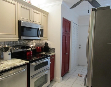 7351 W Country Club Drive N - Photo Thumbnail 2