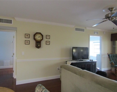7351 W Country Club Drive N - Photo Thumbnail 7