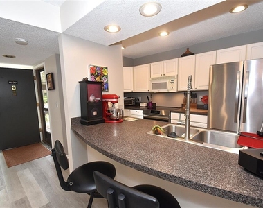 1608 Bayhouse Point Drive - Photo Thumbnail 8
