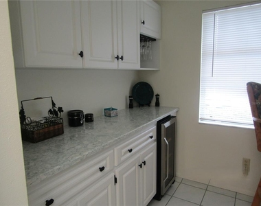 7050 W Country Club Drive N - Photo Thumbnail 12
