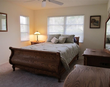 7050 W Country Club Drive N - Photo Thumbnail 16