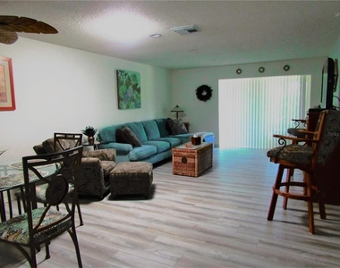 7050 W Country Club Drive N - Photo Thumbnail 6