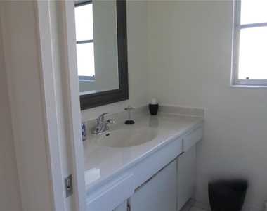 7050 W Country Club Drive N - Photo Thumbnail 20