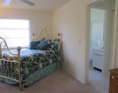 7050 W Country Club Drive N - Photo Thumbnail 24