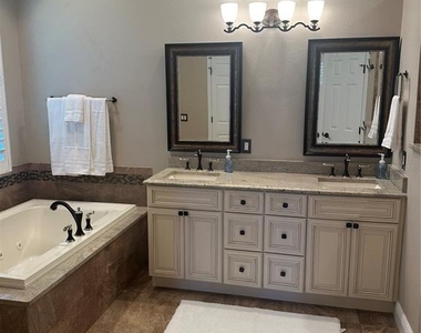 7135 Kensington Court - Photo Thumbnail 12