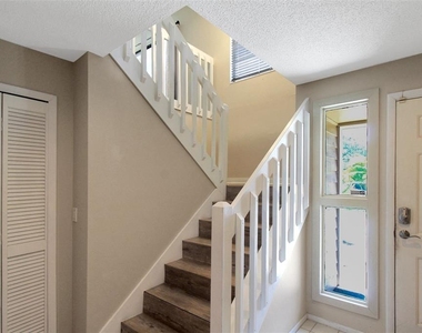 4003 Bayside Court - Photo Thumbnail 4
