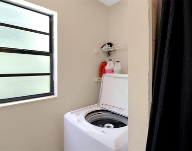 4003 Bayside Court - Photo Thumbnail 24
