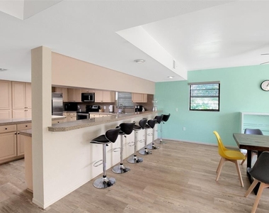 4003 Bayside Court - Photo Thumbnail 5