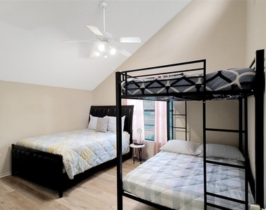 4003 Bayside Court - Photo Thumbnail 26