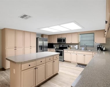 4003 Bayside Court - Photo Thumbnail 16
